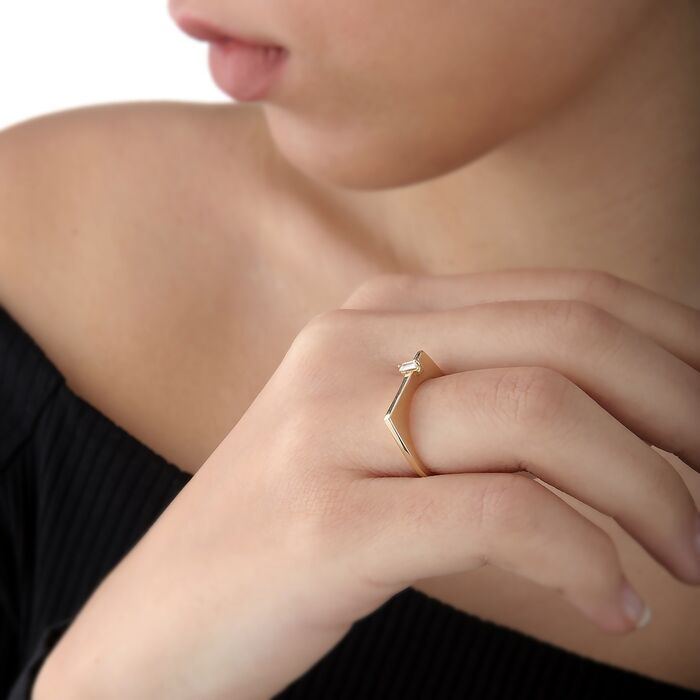 Almirah Ring